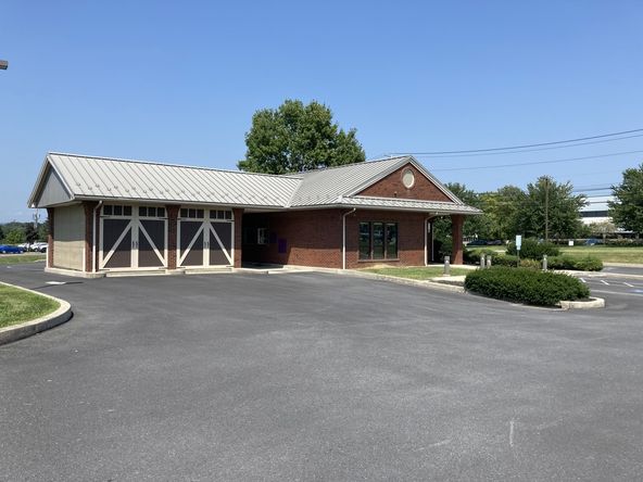 4902 Louise Dr, Mechanicsburg, PA 17055